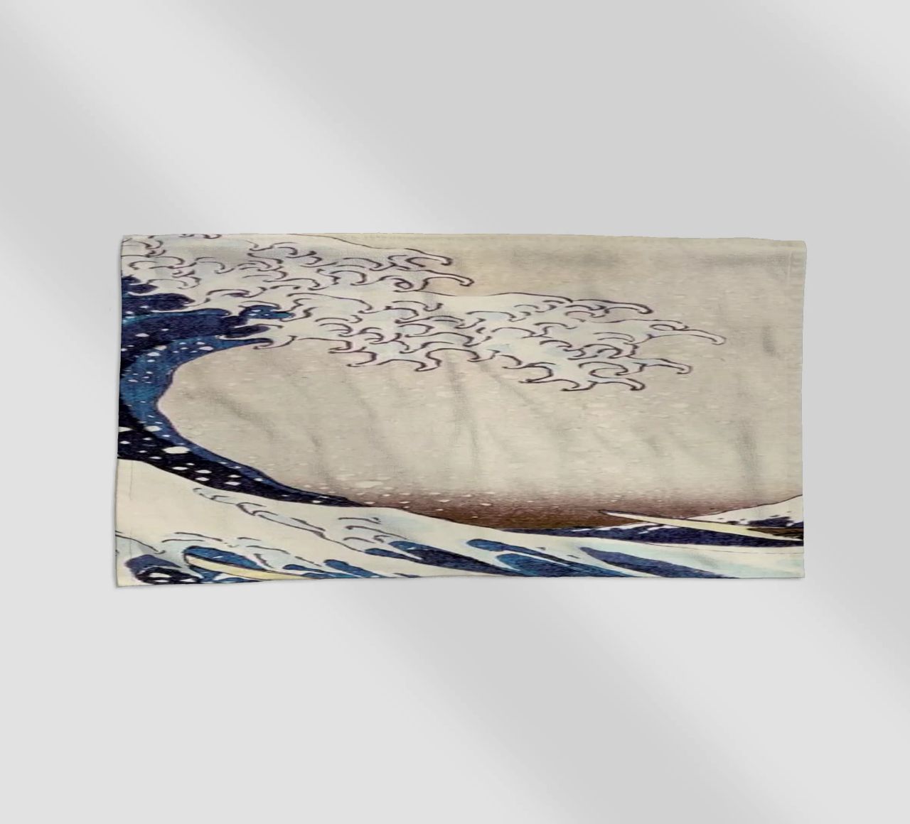Hokusai - The Great Wave off Kanagawa Strandtuch von ARTOTHEK