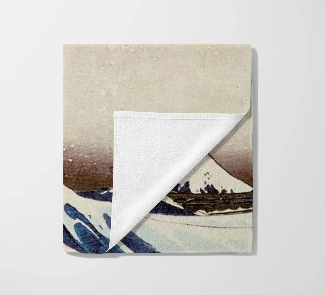 Hokusai - The Great Wave off Kanagawa Strandtuch von ARTOTHEK