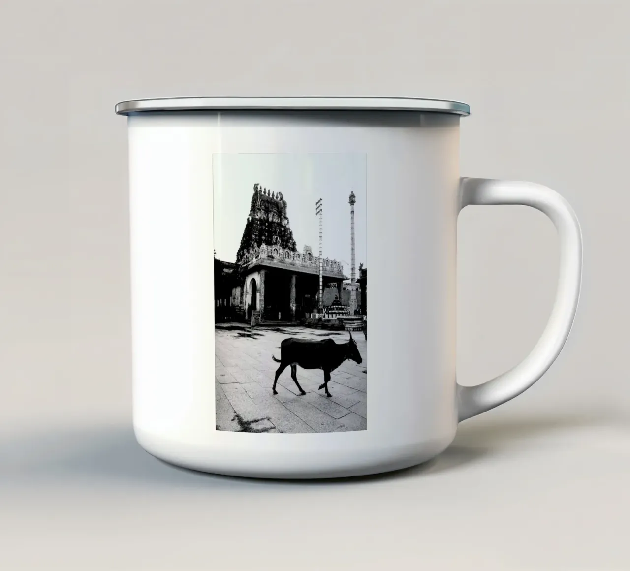 Lone Tourist tazza in smalto da Natural Kingdom