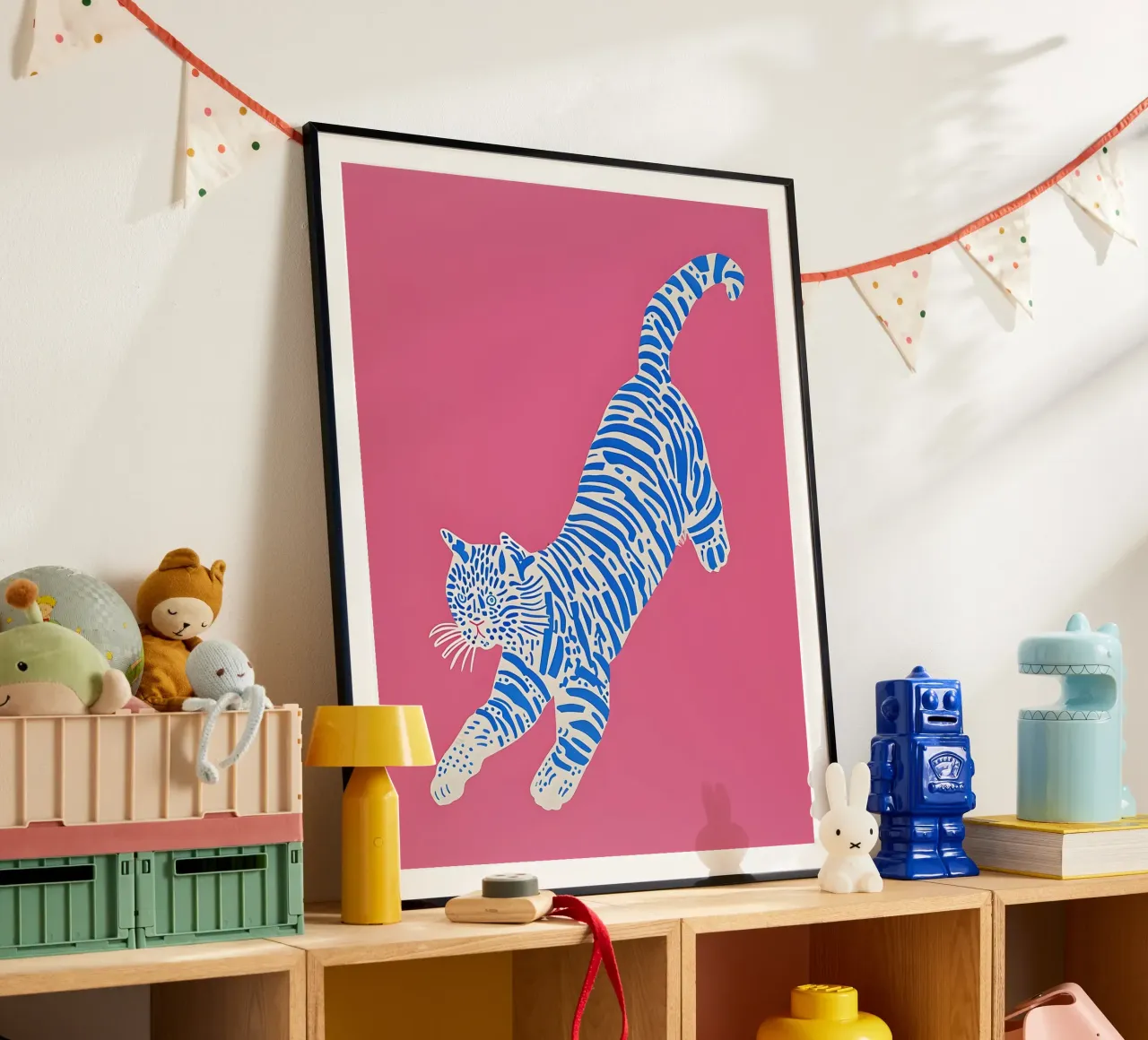Abstract Cat in Pink and Blue poster con telaio in alluminio da Gypsy Galleria
