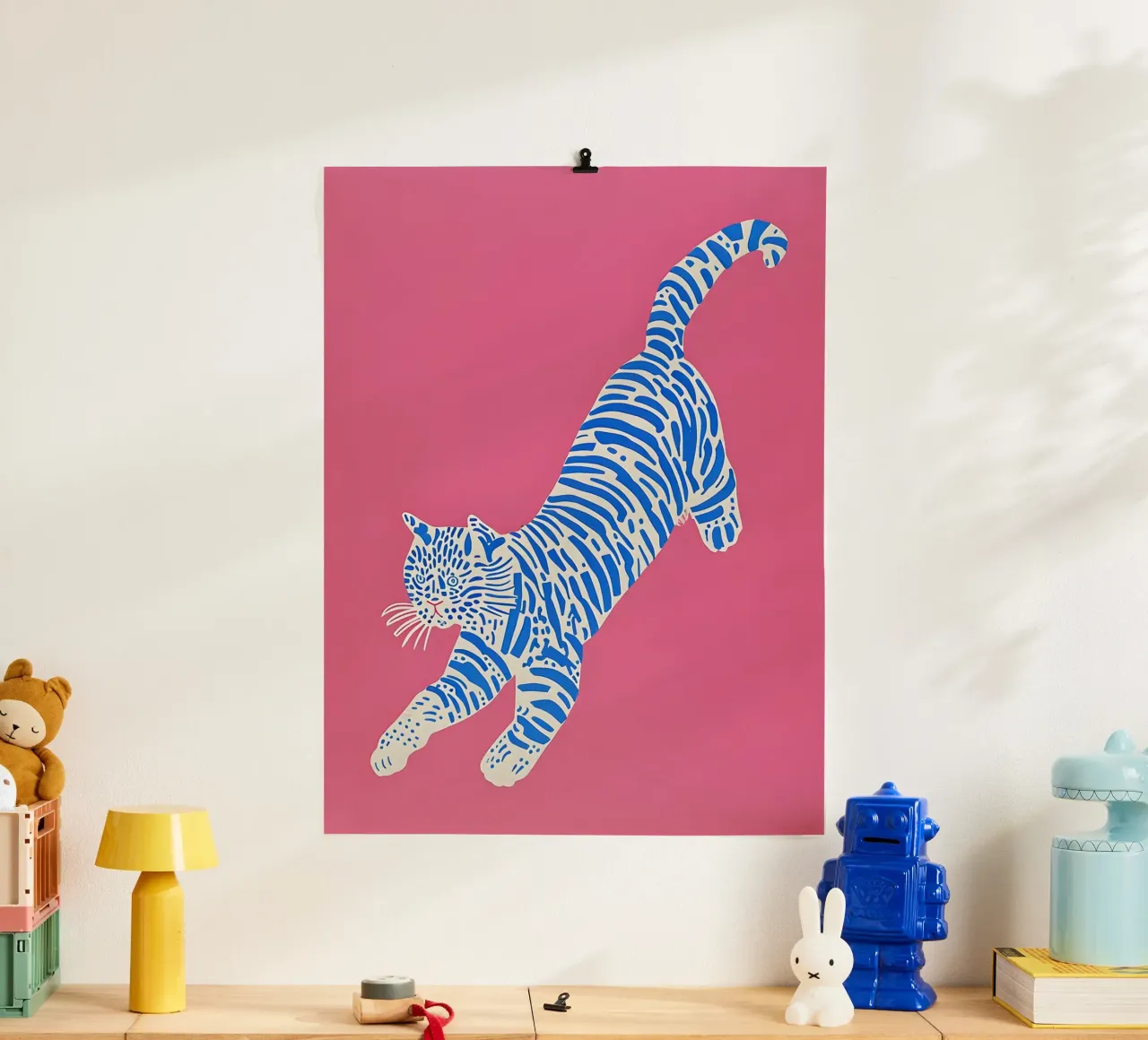 Abstract Cat in Pink and Blue poster con telaio in alluminio da Gypsy Galleria