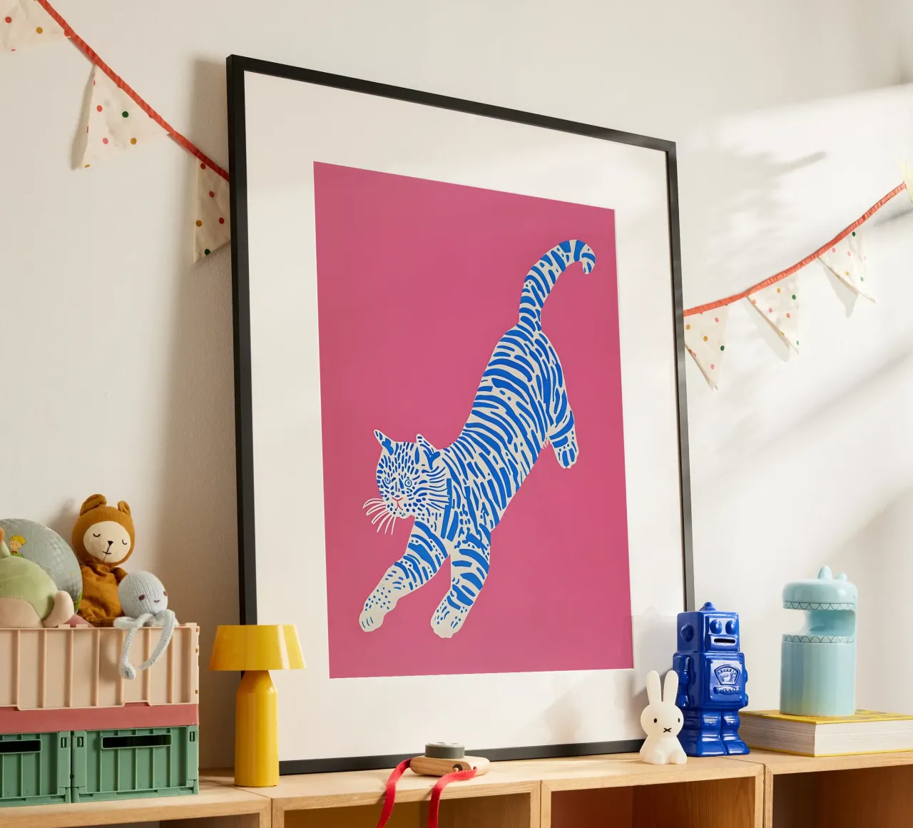 Abstract Cat in Pink and Blue poster con telaio in alluminio da Gypsy Galleria