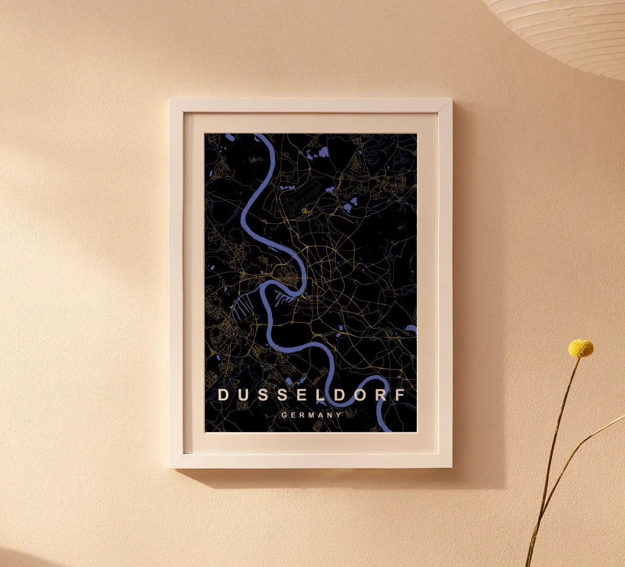 Mappa della città di Dusseldorf Germania in nero e oro poster da Cartographers Library