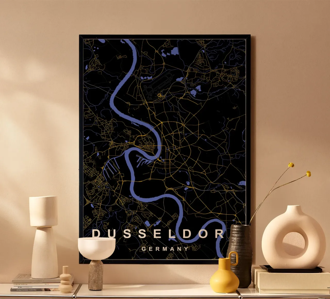 Mappa della città di Dusseldorf Germania in nero e oro poster da Cartographers Library