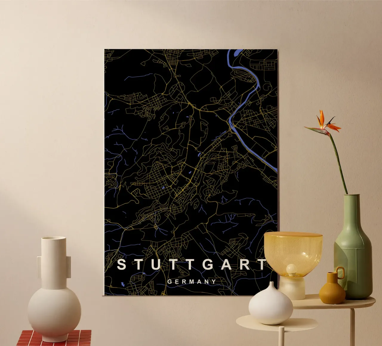 Stoccarda Germania - Mappa della città in nero e oro poster con telaio in plastica da Cartographers Library