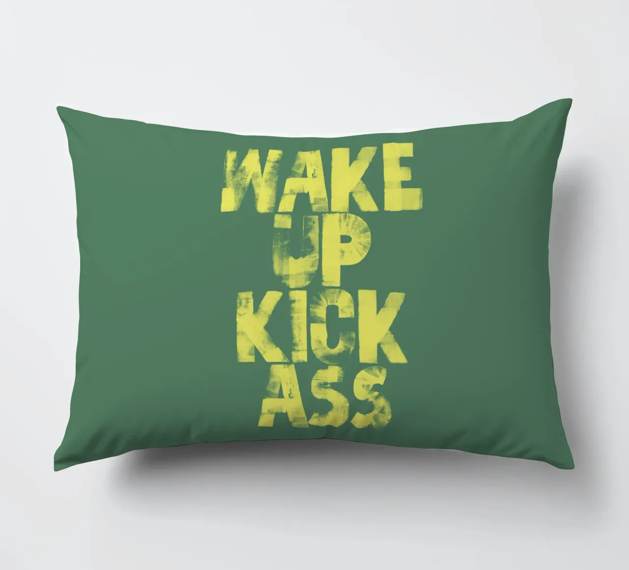Imprimé typographique Wake Up Kick Ass en jaune et vert coussin de THE MOTIVATED TYPE