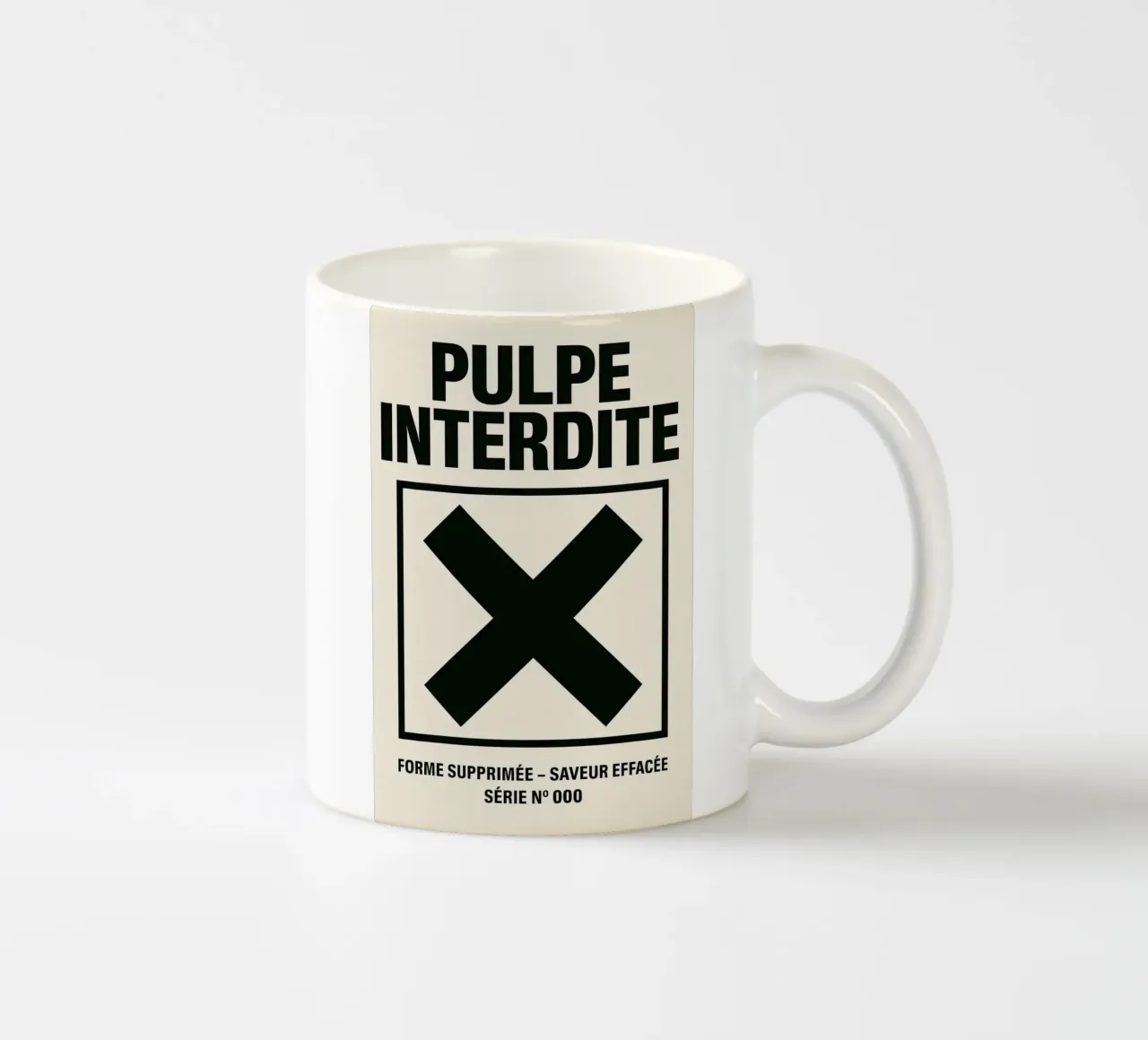 Pulpe Interdite - Il manifesto grafico della cancellazione tazza in ceramica da Pop and Fruits - Affiches & posters