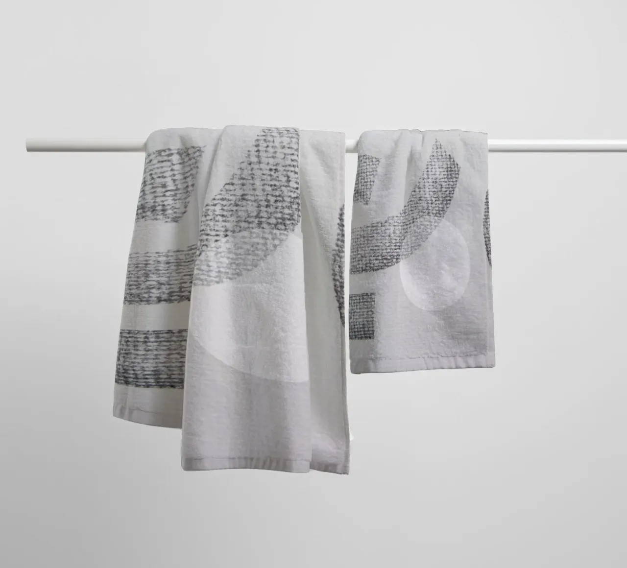 Minimal Abstract Charcoal asciugamano da bagno da Studio Nahili