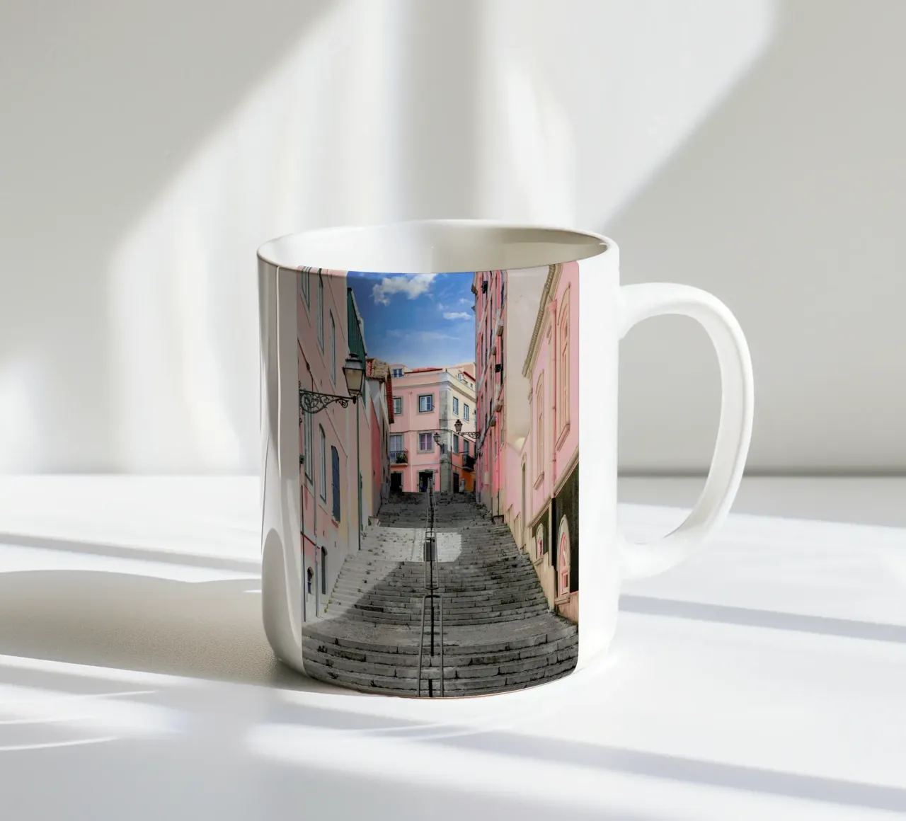 Pink Stairway tazza in ceramica da METROPOLIS