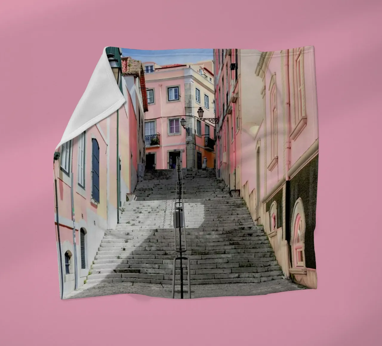 Pink Stairway coperta in pile da METROPOLIS