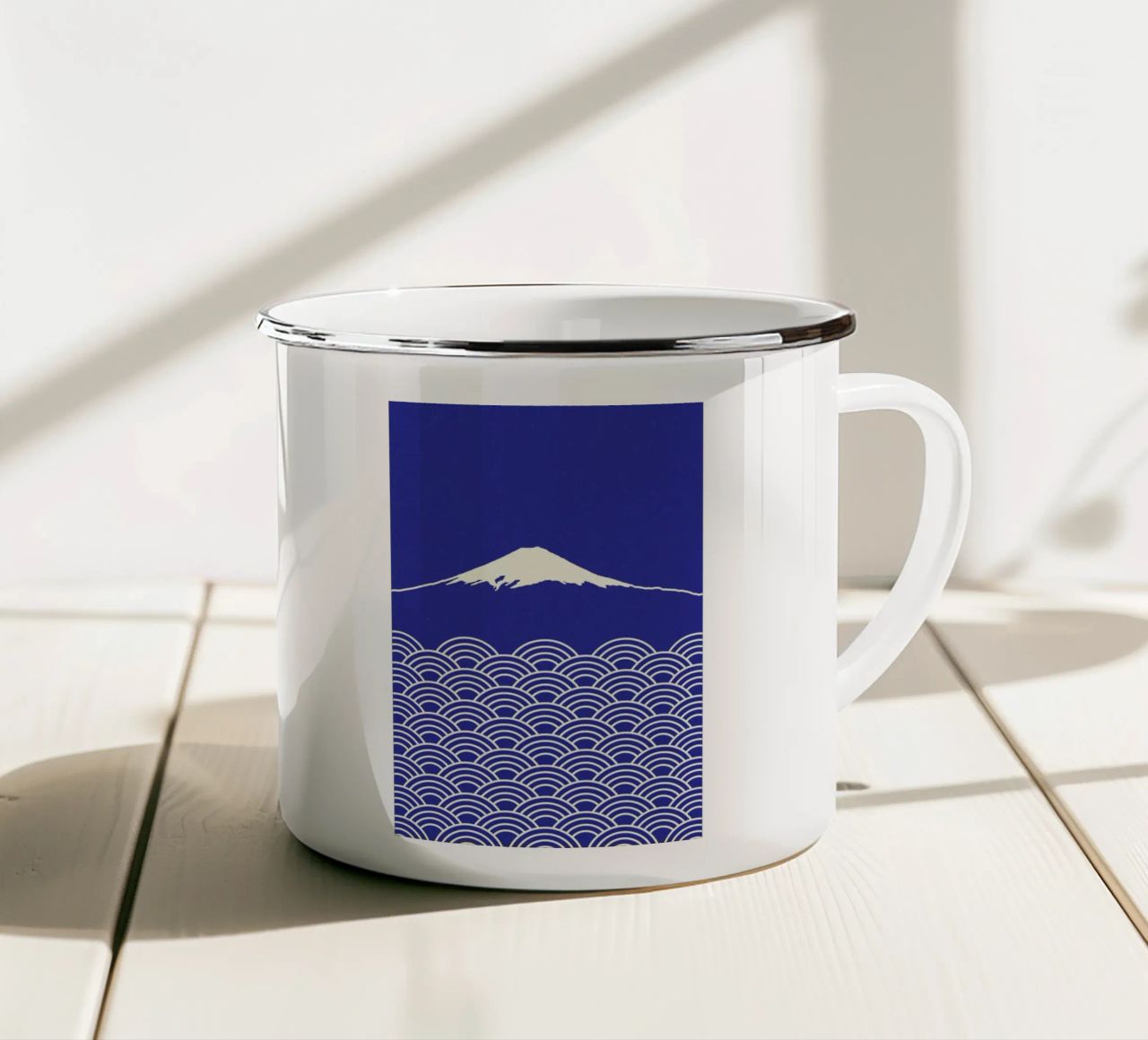 Waves And Fuji San tazza in smalto da Rosi Feist