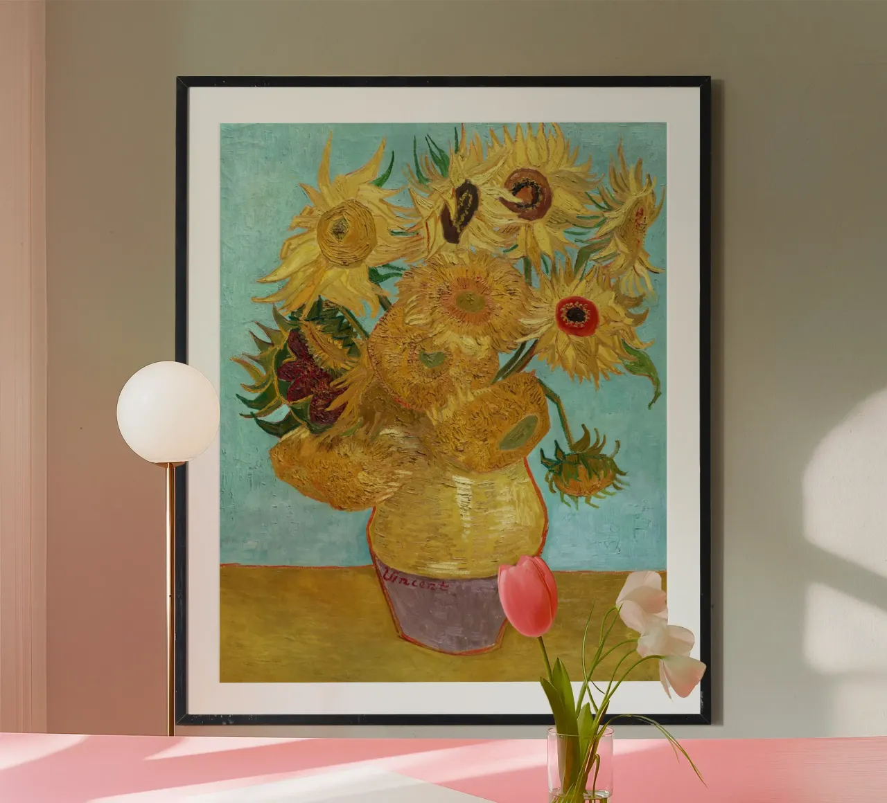 Vaso con dodici girasoli di Van Gogh poster con telaio in legno da Van Gogh Prints