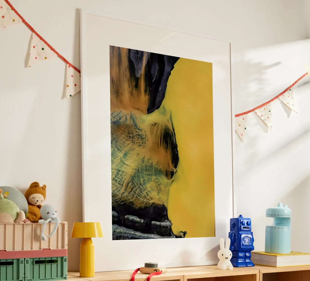 Yellow Lake poster avec cadre en bois de METROPOLIS