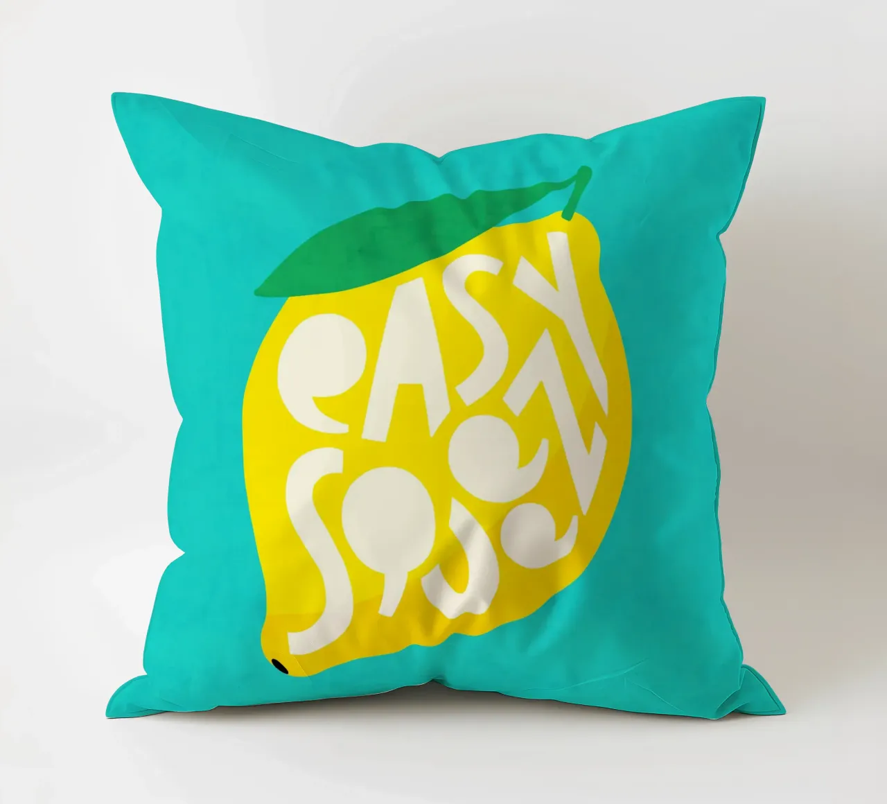 Citroen - Vetgedrukt typografisch fruit geel groenblauw kussen van Dominique Vari Words