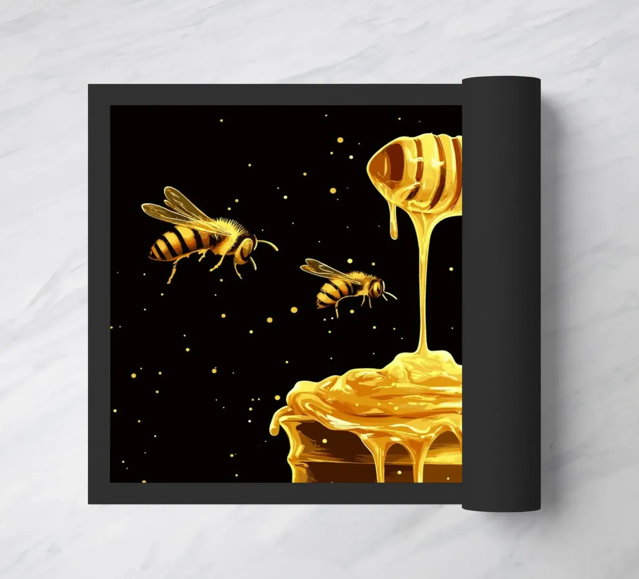 Vasetto di miele dorato con cucchiaio per sgocciolare zerbino da pixelbull - medieval art and more
