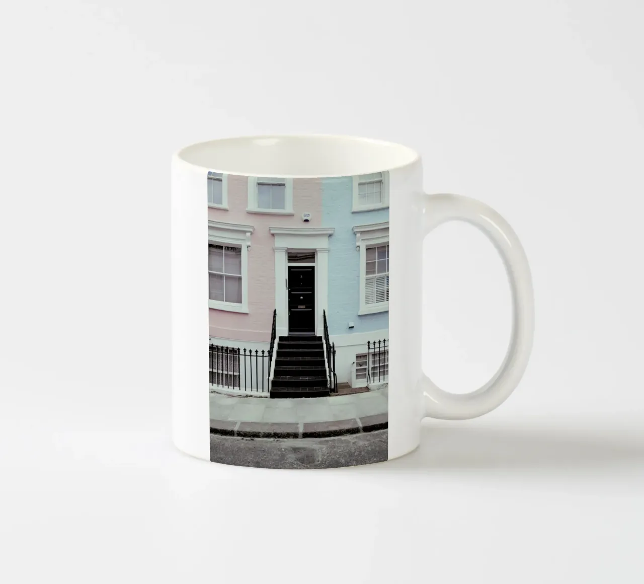 London Vibes Keramik Tasse von Sebastian Hilgetag