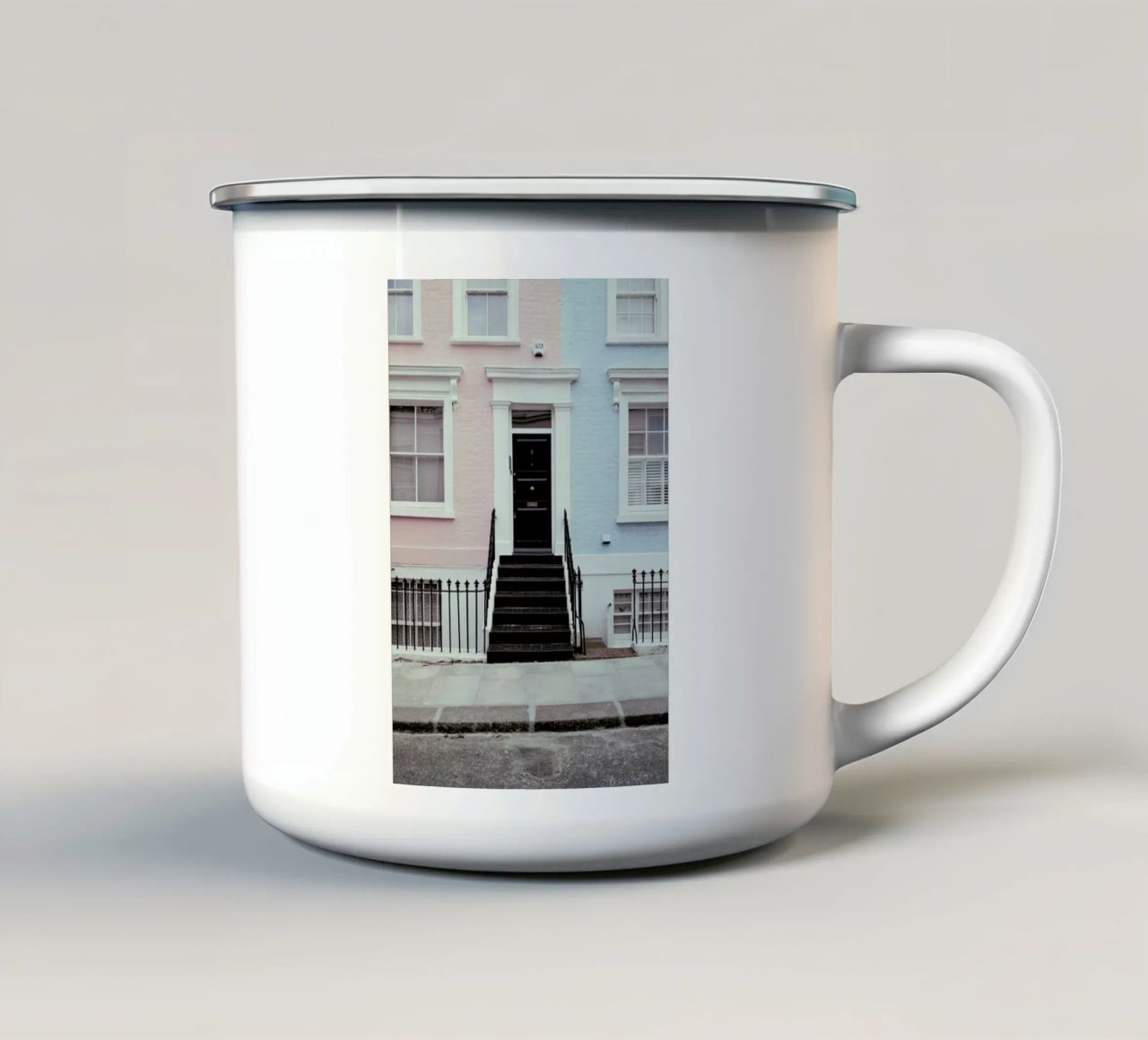 London Vibes tazza in smalto da Sebastian Hilgetag