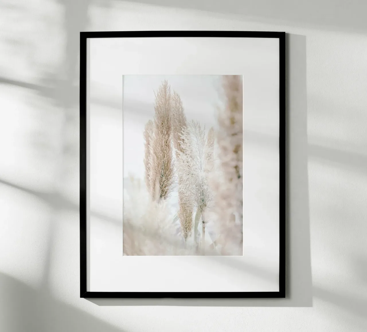 Pampas Reed Madeira 1 poster con telaio in legno da Monika Strigel