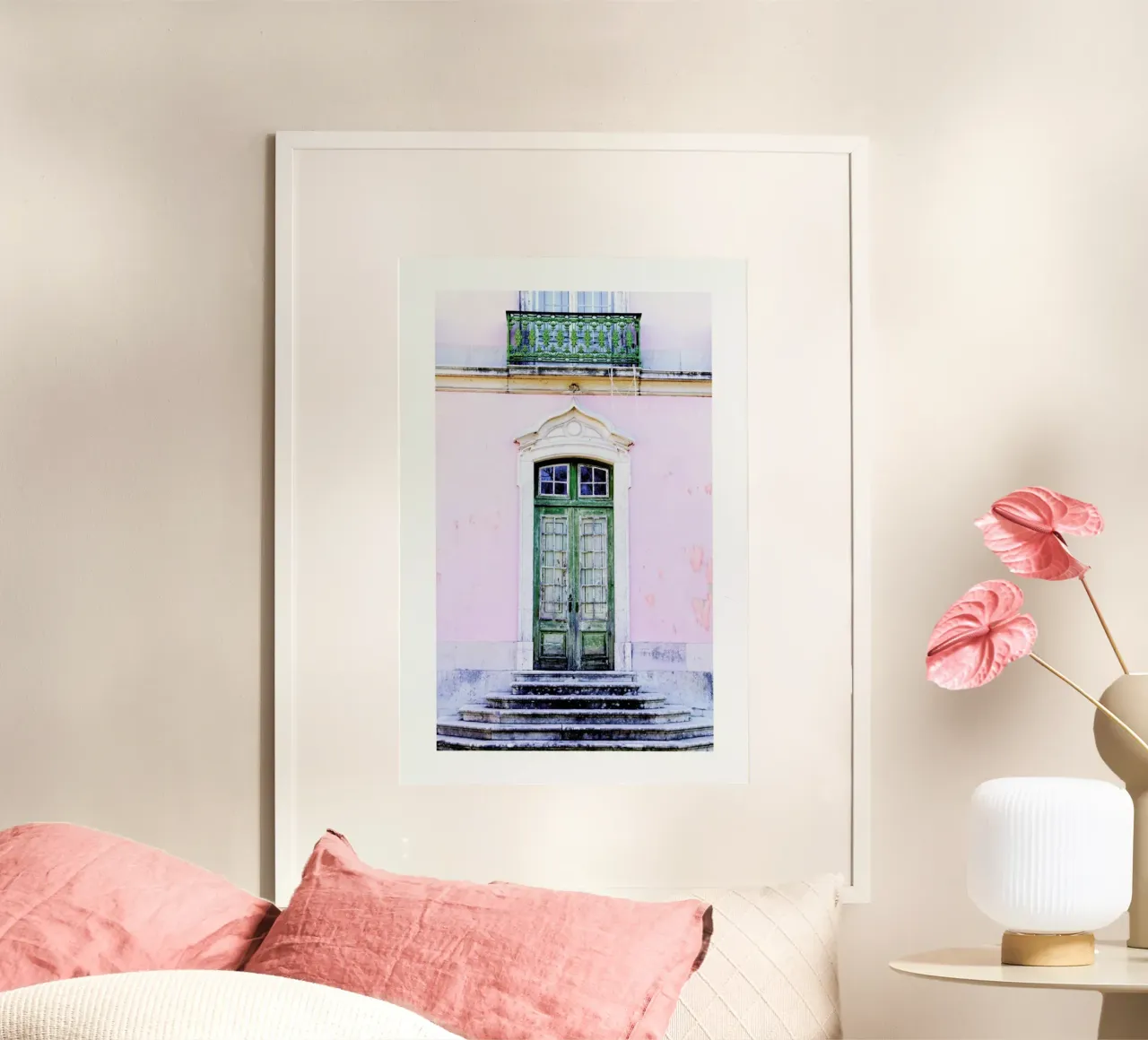 Lisbon Doorway poster con telaio in alluminio da METROPOLIS