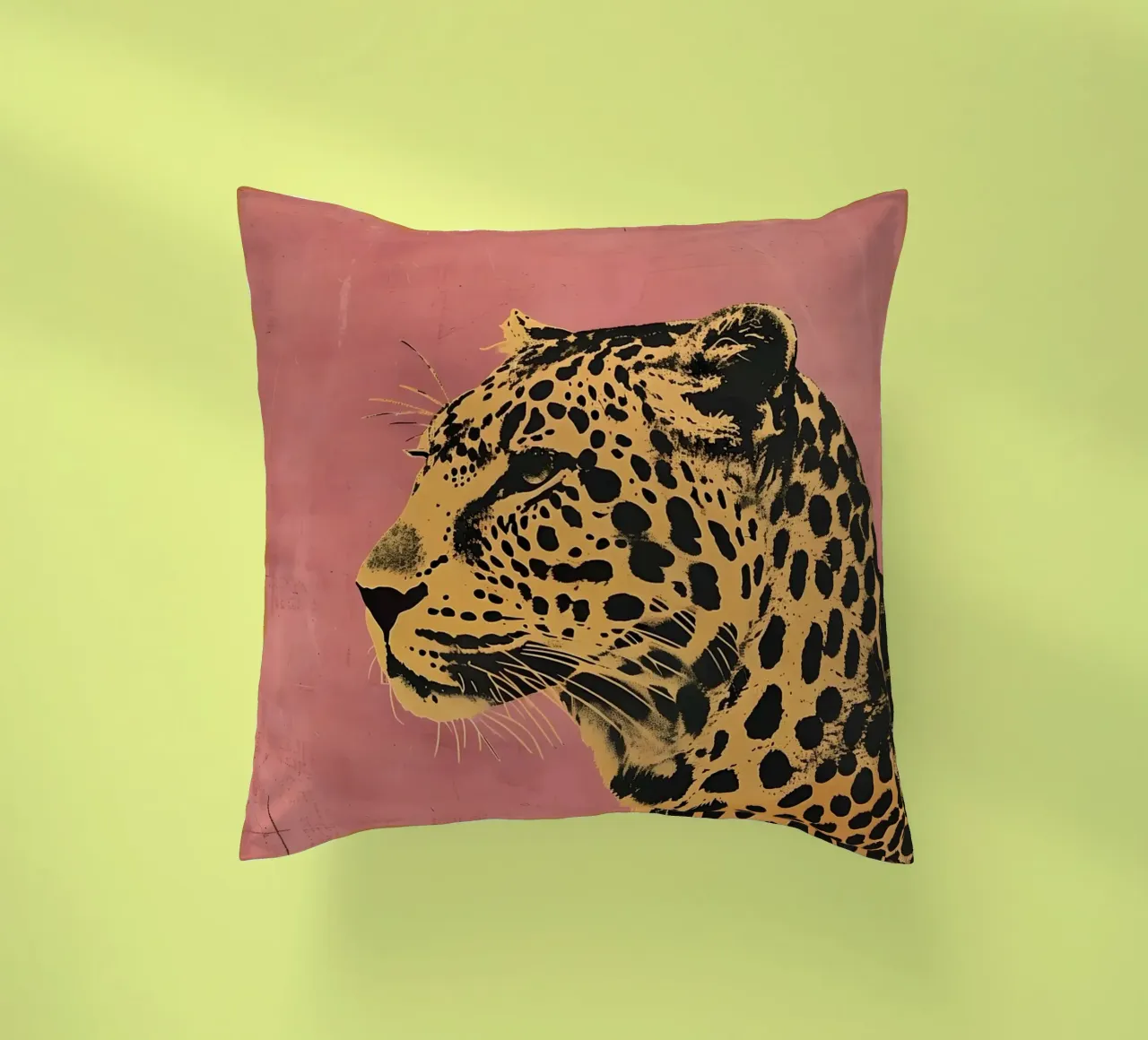 The Leopard in Pink cuscino da Gypsy Galleria