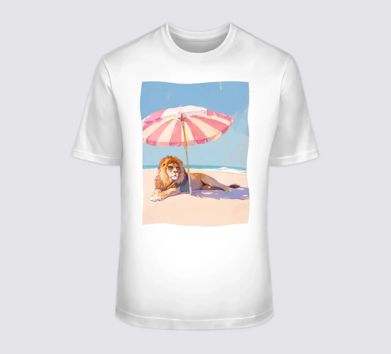 Lion on the Beach t-shirt da Gypsy Galleria