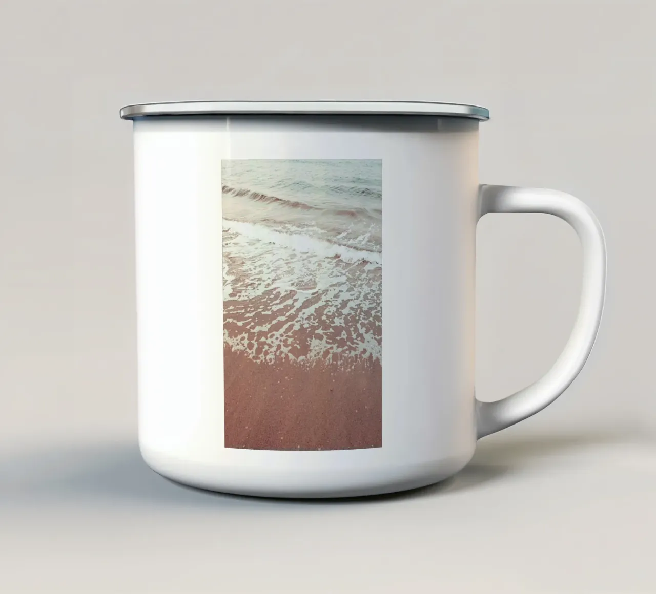 Retro Wave II tazza in smalto da Sebastian Hilgetag