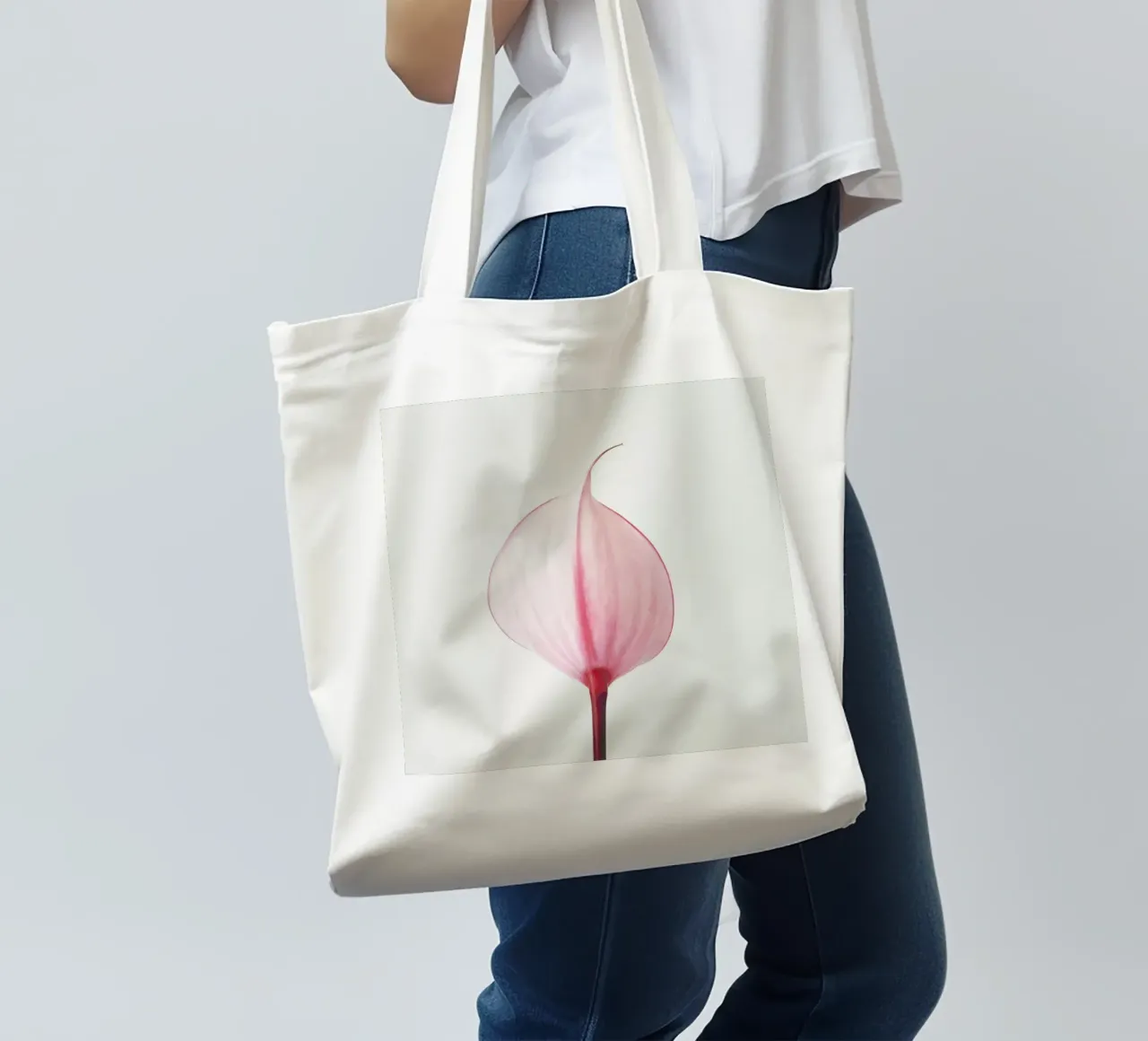 Pink Calla Lily II borsa in juta da Cassia Beck Photography