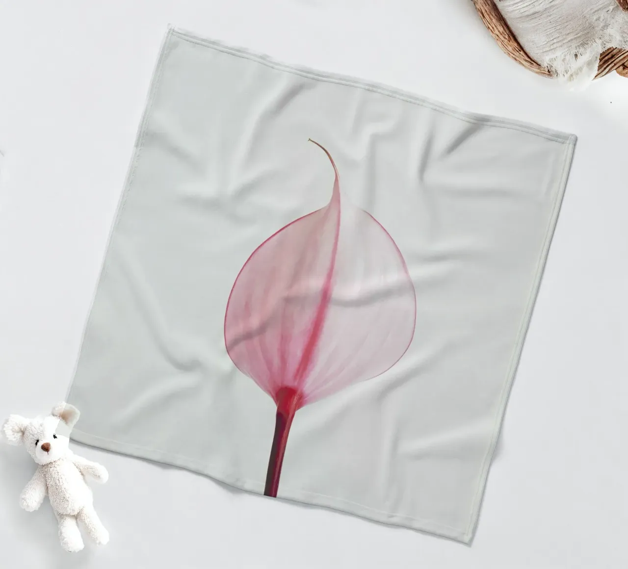 Pink Calla Lily II coperta in pile da Cassia Beck Photography