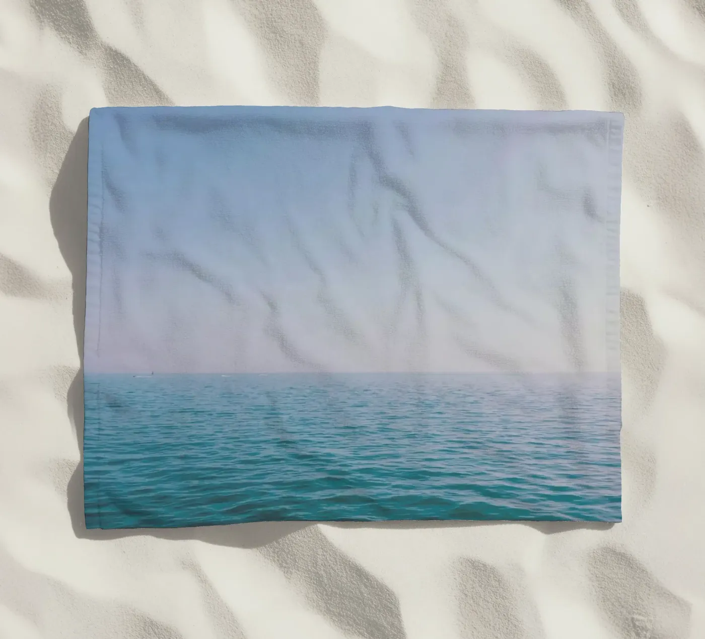 Rosa Himmel Strandtuch von Cassia Beck Photography