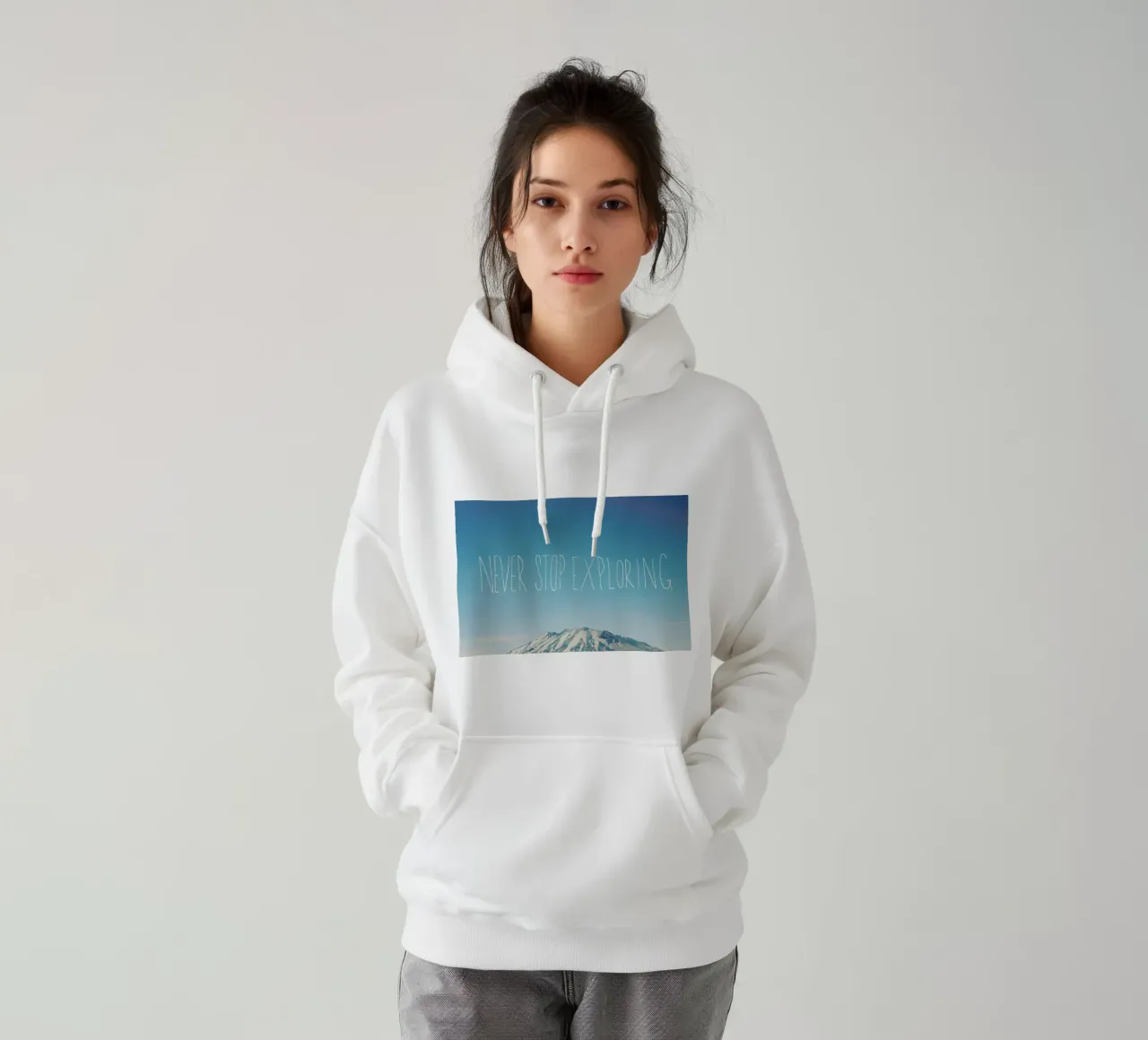 Never Stop Exploring felpa con cappuccio da Leah Flores