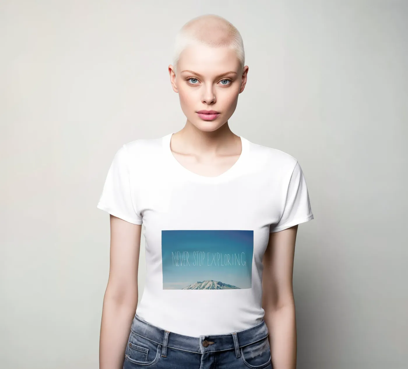 Never Stop Exploring t-shirt da donna da Leah Flores