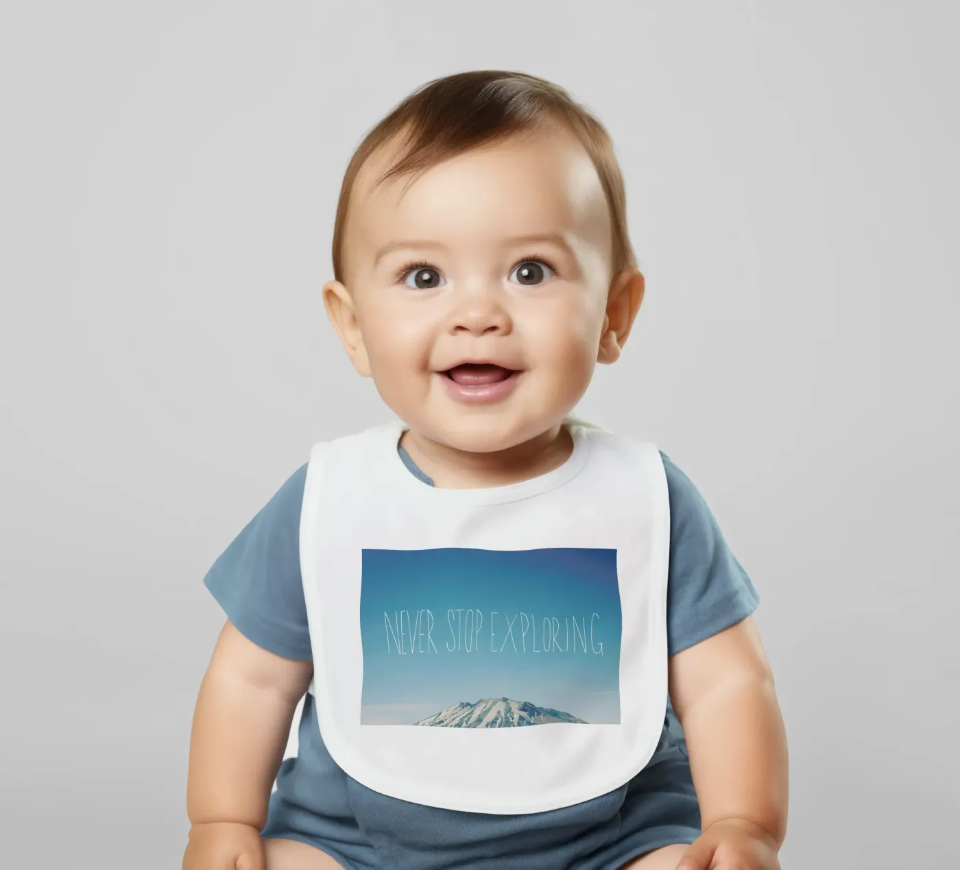 Never Stop Exploring Babylätzchen von Leah Flores