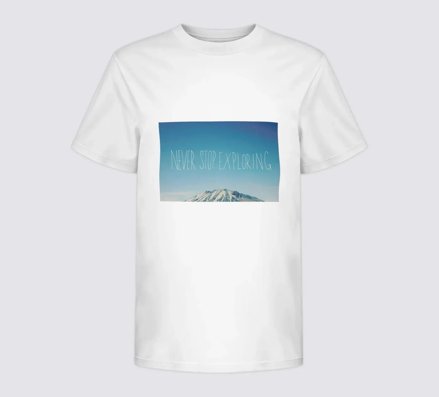 Never Stop Exploring kinder t-shirt van Leah Flores