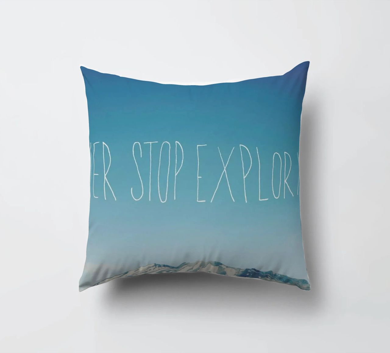 Never Stop Exploring cuscino da Leah Flores