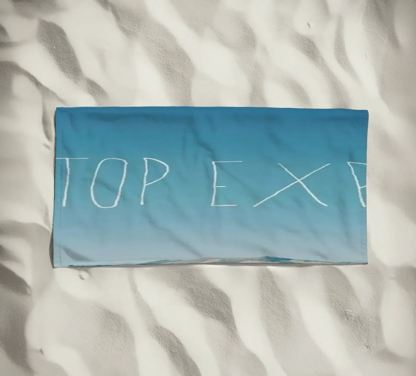 Never Stop Exploring strandhanddoek van Leah Flores