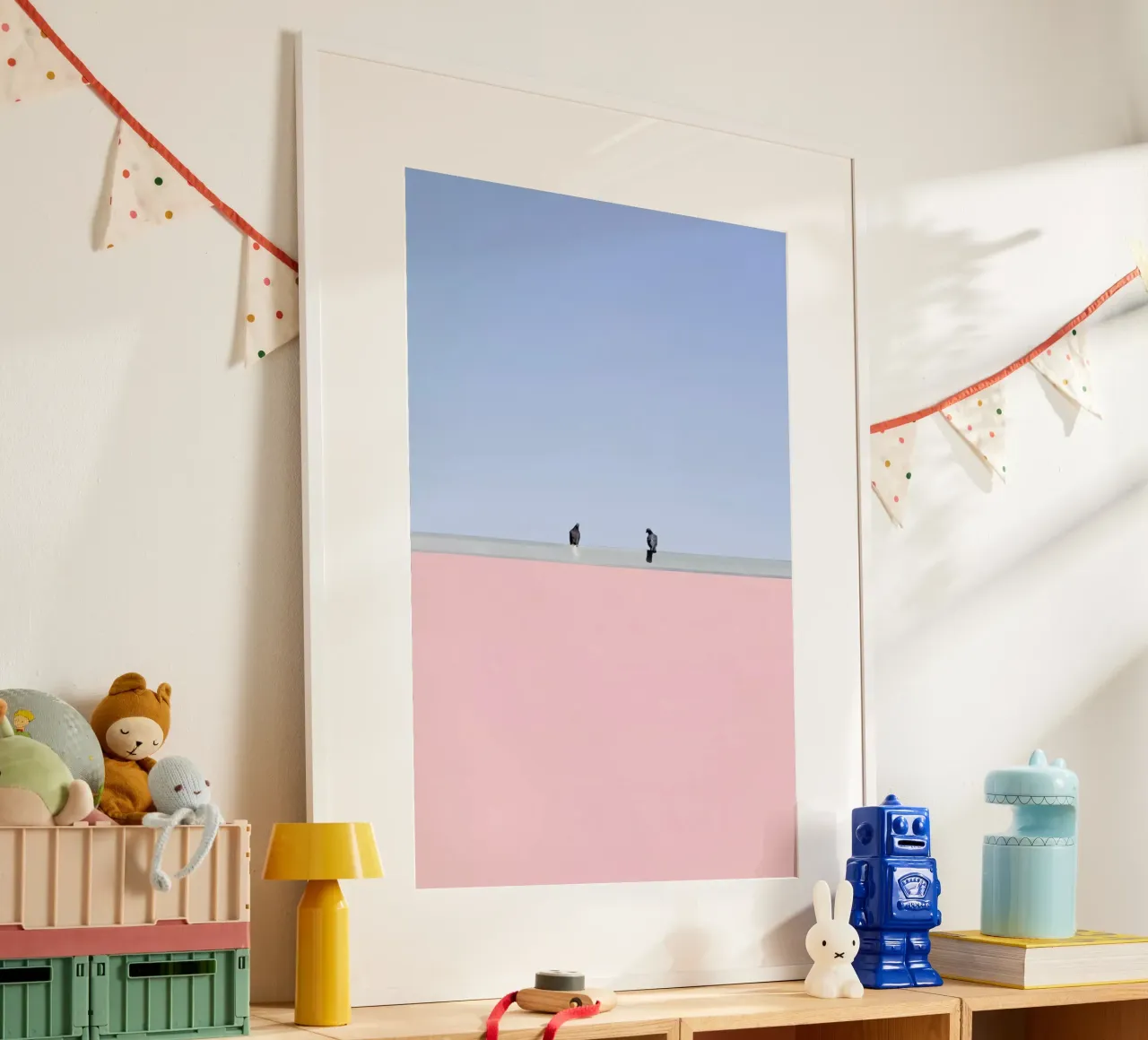 Keep Your Distance poster con telaio in alluminio da Rupert Höller
