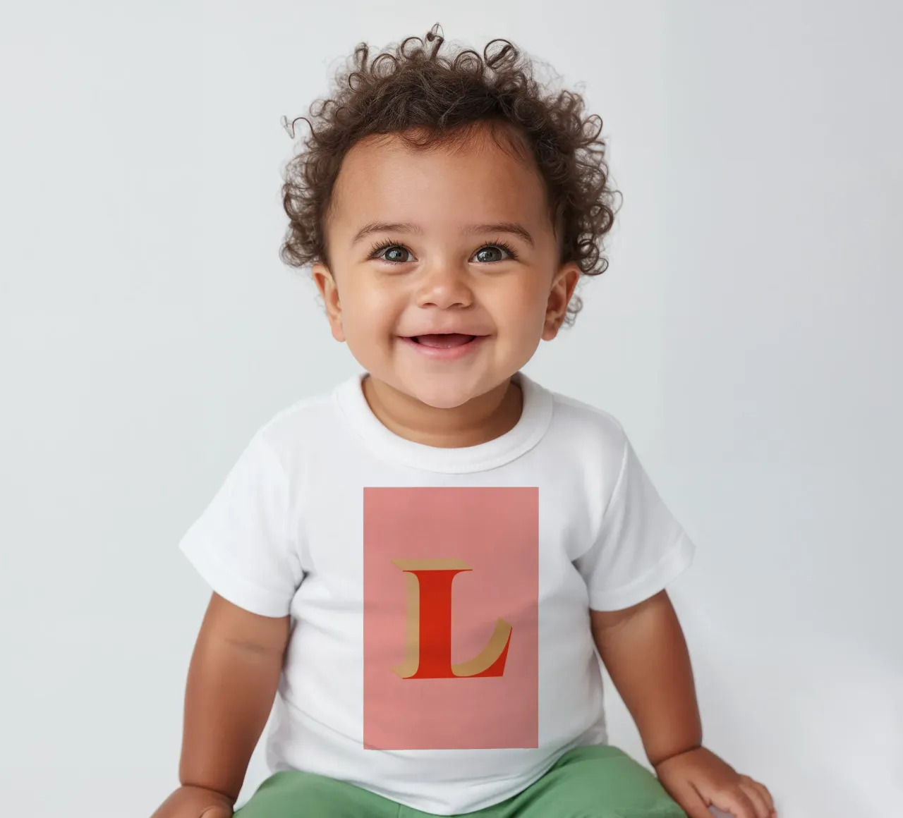 Red L maglietta neonato da daylight design studio