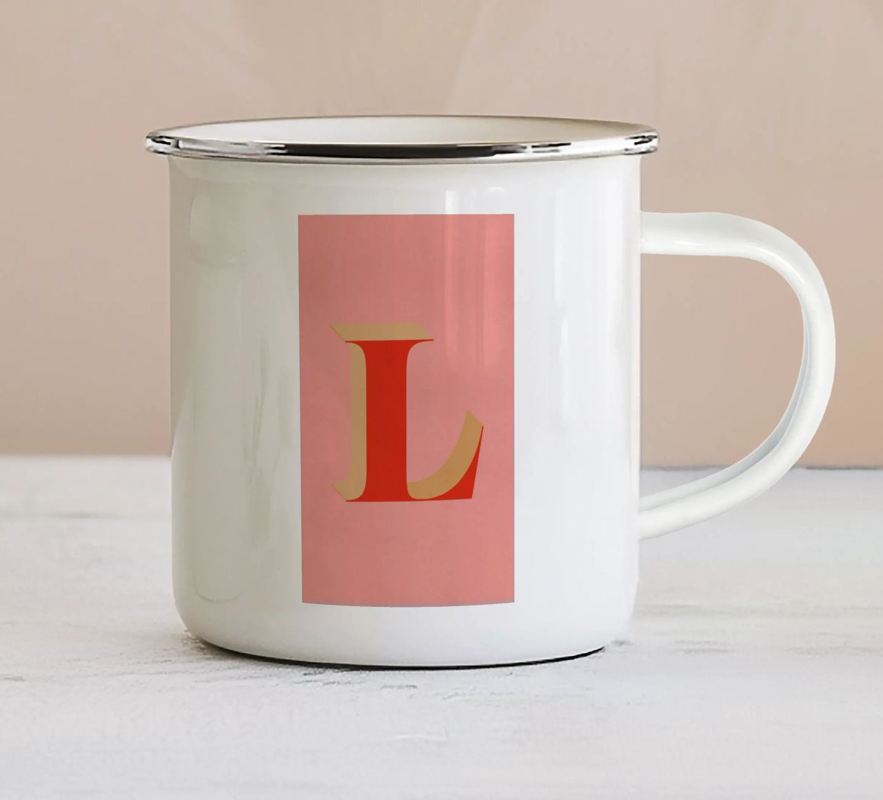 Red L tazza in smalto da daylight design studio