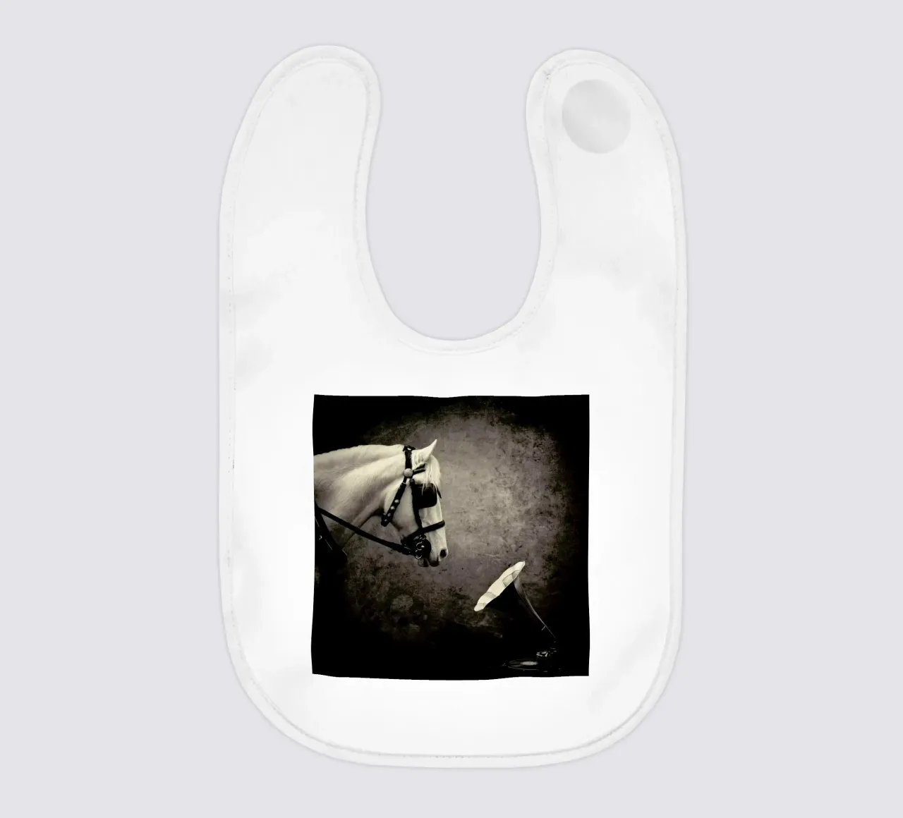 pa 2012-05 baby bib by Sarolta Bán