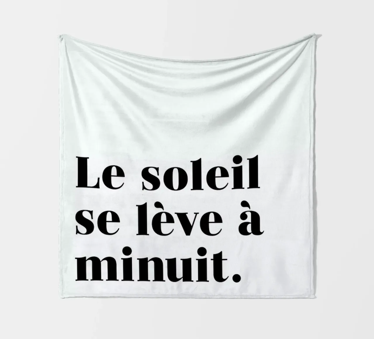 Le soleil se lève à minuit coperta in pile da typed