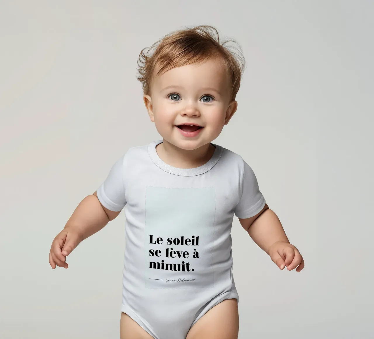 Le soleil se lève à minuit short-sleeve baby romper by typed