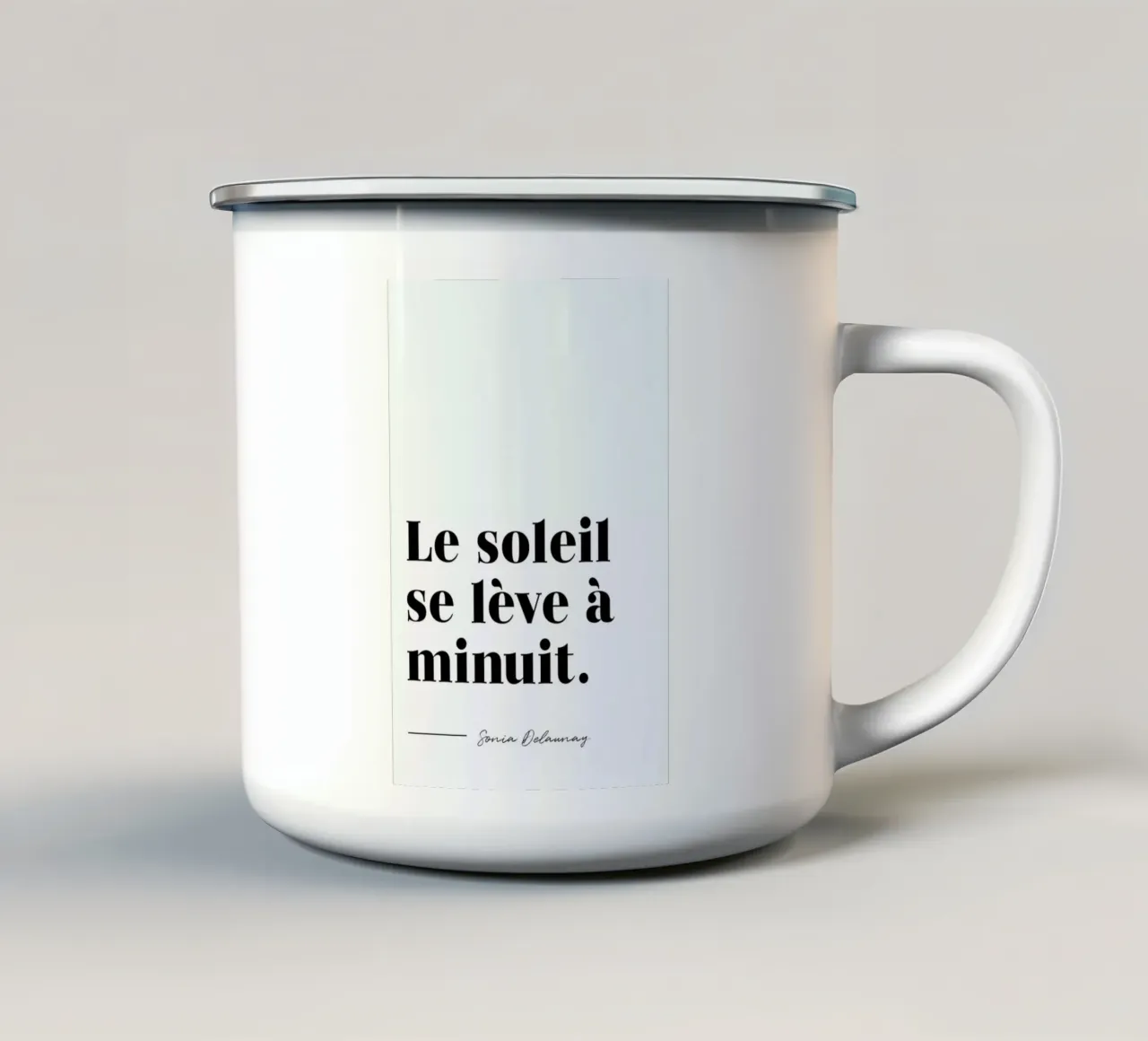 Le soleil se lève à minuit tazza in smalto da typed