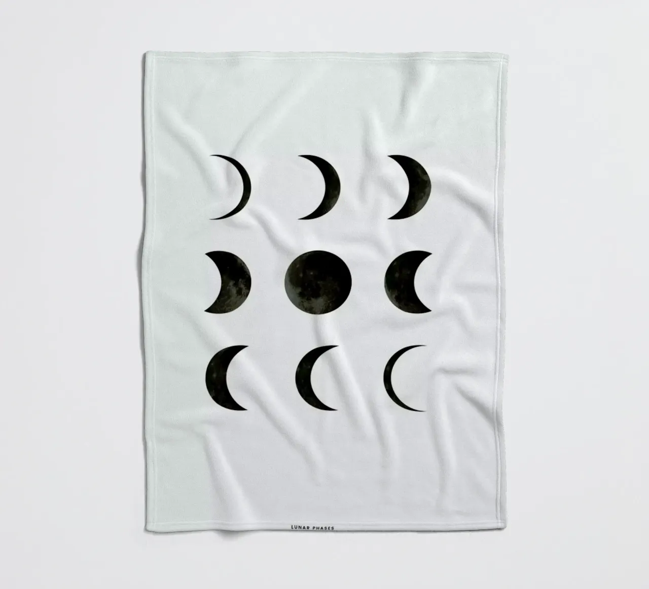 Lunar phases coperta in pile da daylight design studio
