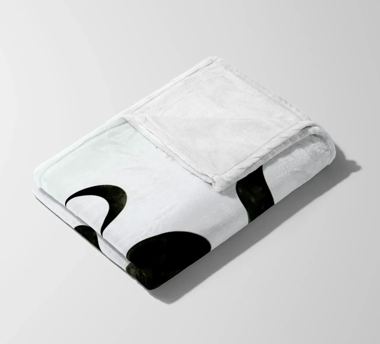 Lunar phases coperta in pile da daylight design studio