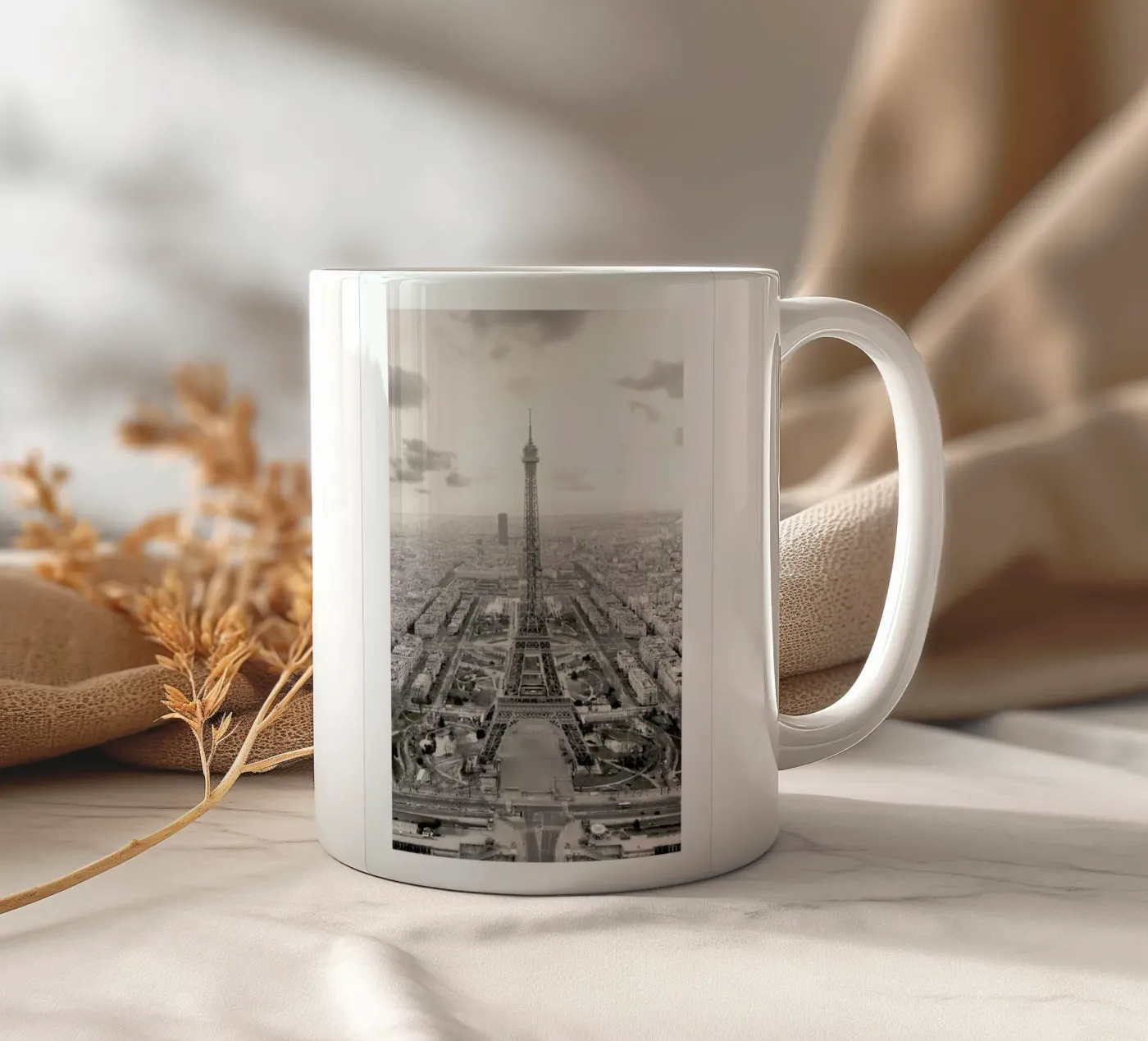 Tour Eiffel ceramic mug by METROPOLIS