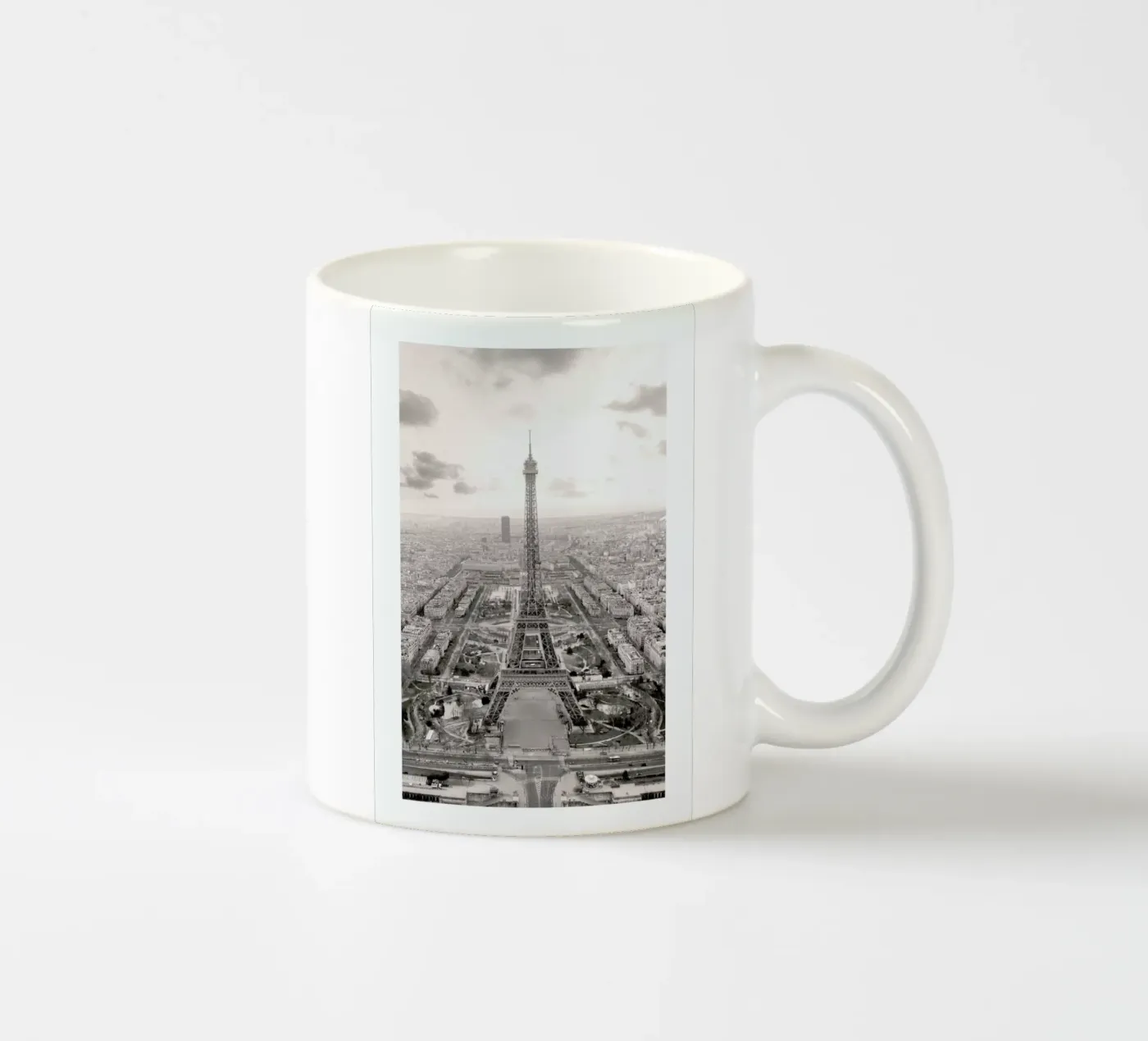 Tour Eiffel ceramic mug by METROPOLIS