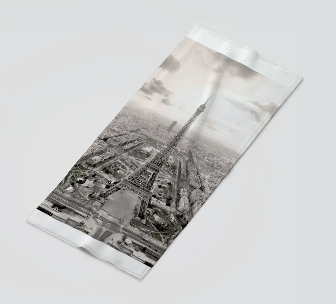 Tour Eiffel telo mare da METROPOLIS