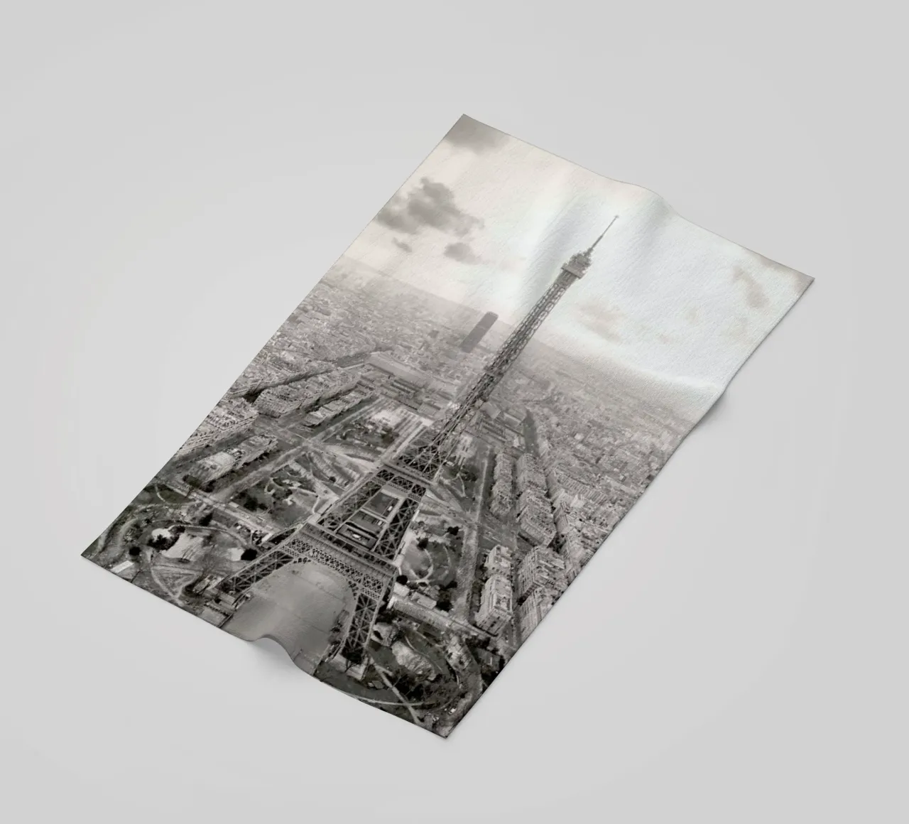 Tour Eiffel beach towel by METROPOLIS