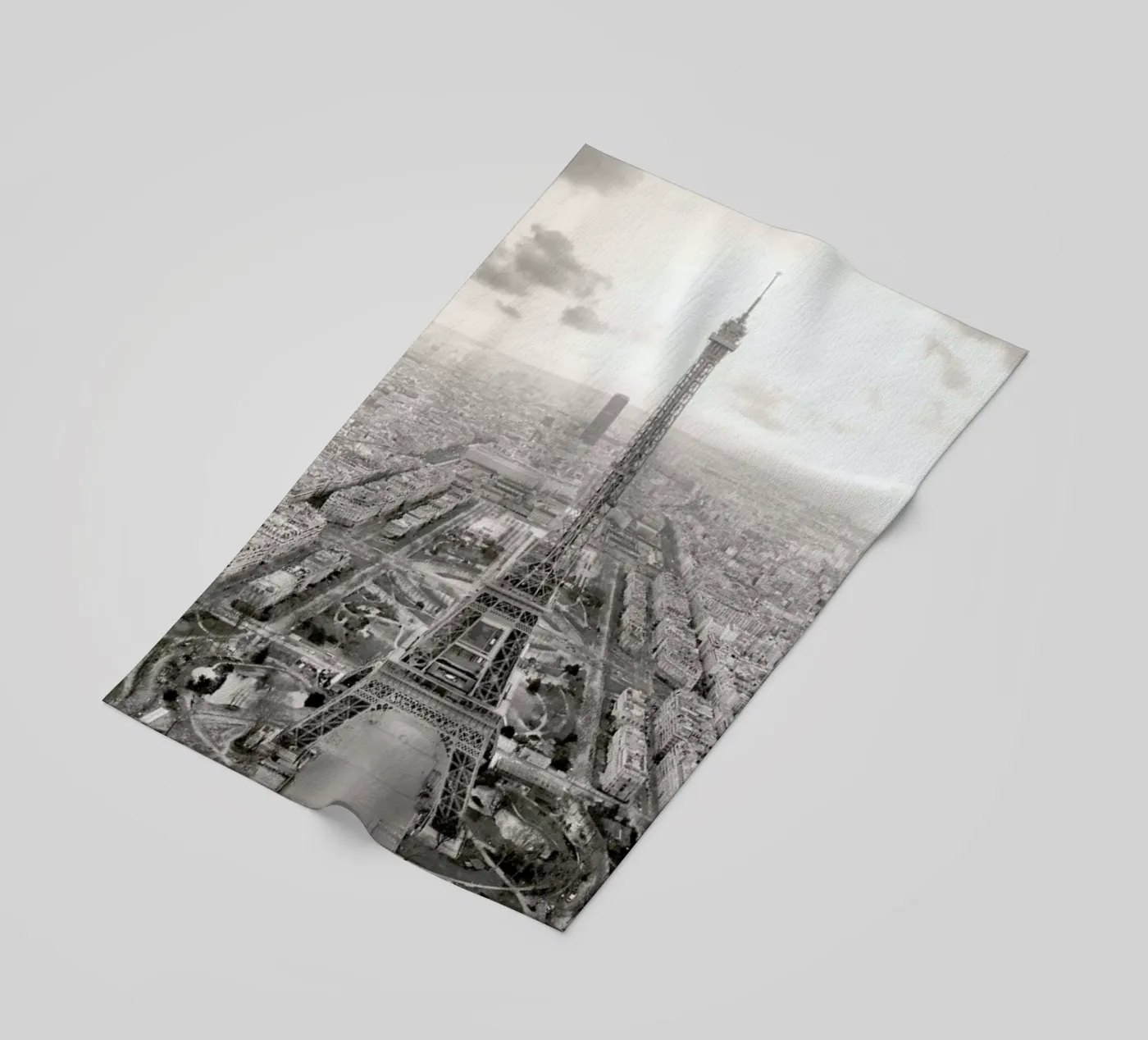 Tour Eiffel telo mare da METROPOLIS