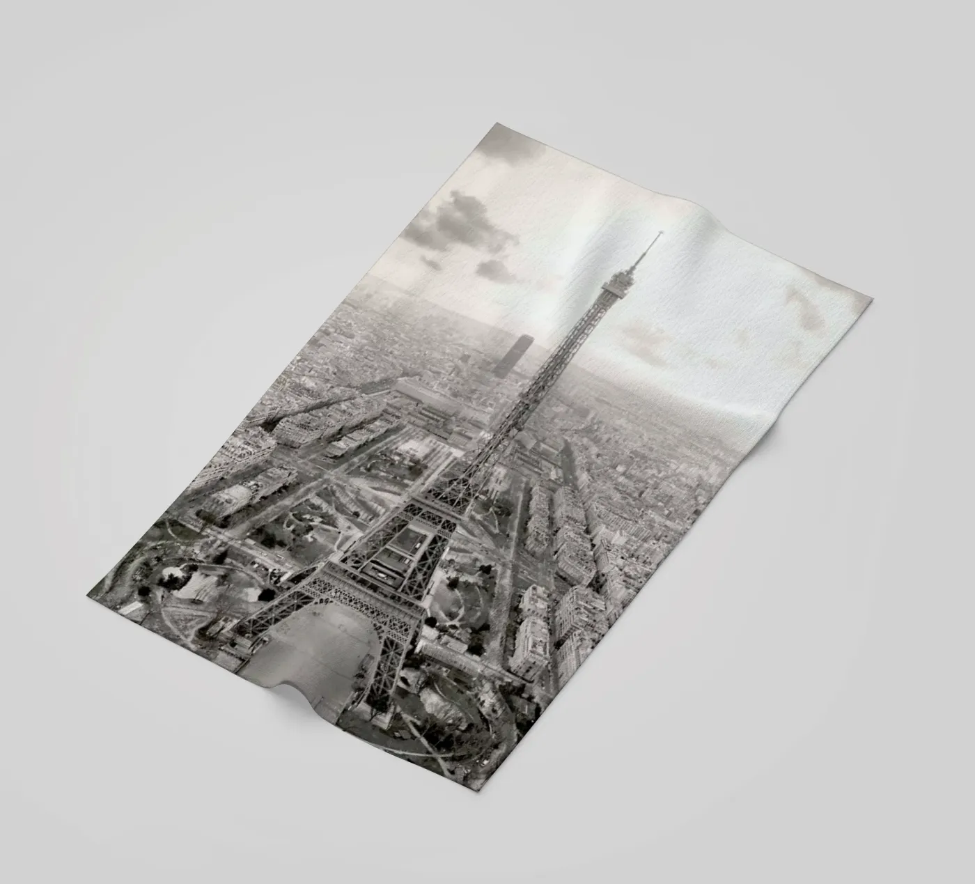 Tour Eiffel telo mare da METROPOLIS